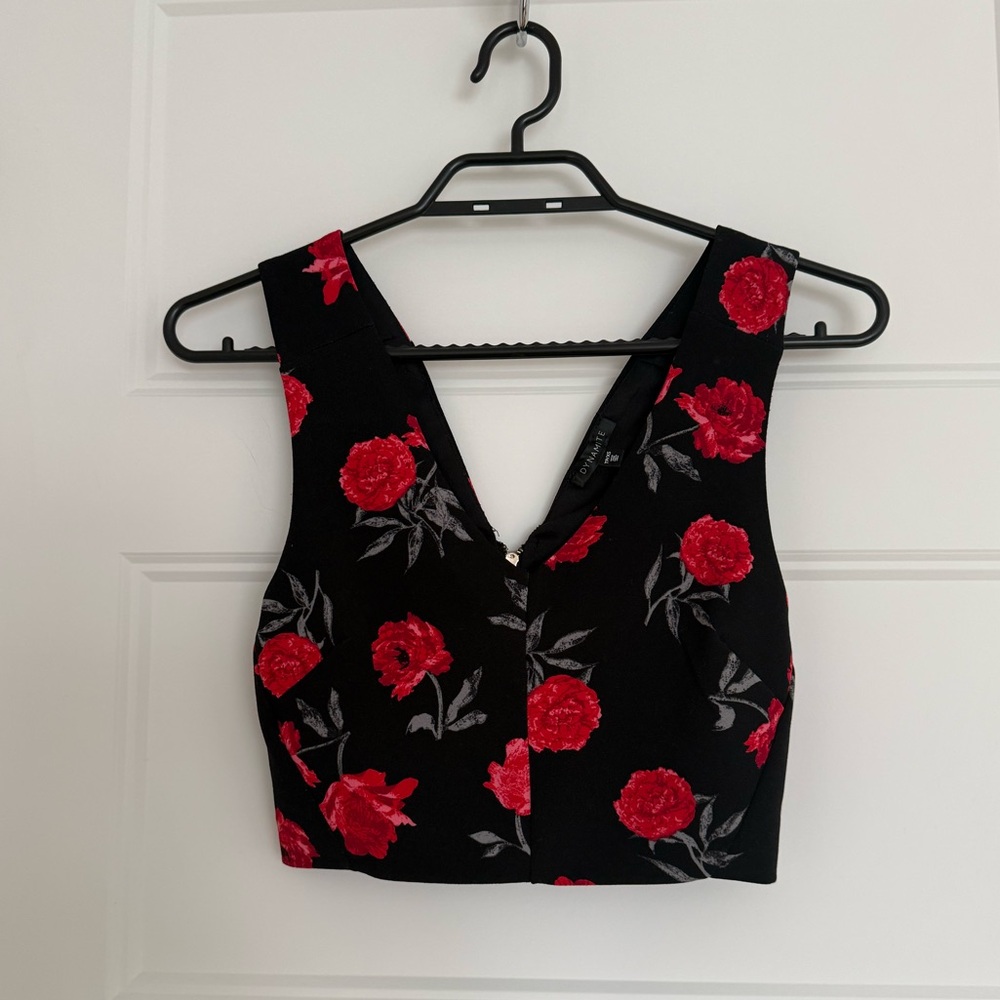 FLORAL BLACK AND RED WOMEN'S CROP TOP DYNAMITE XS
